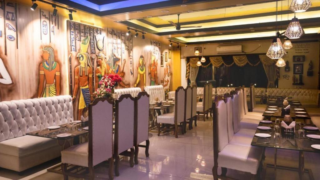 Trisplanet Hotel Kalyani ภายนอก รูปภาพ