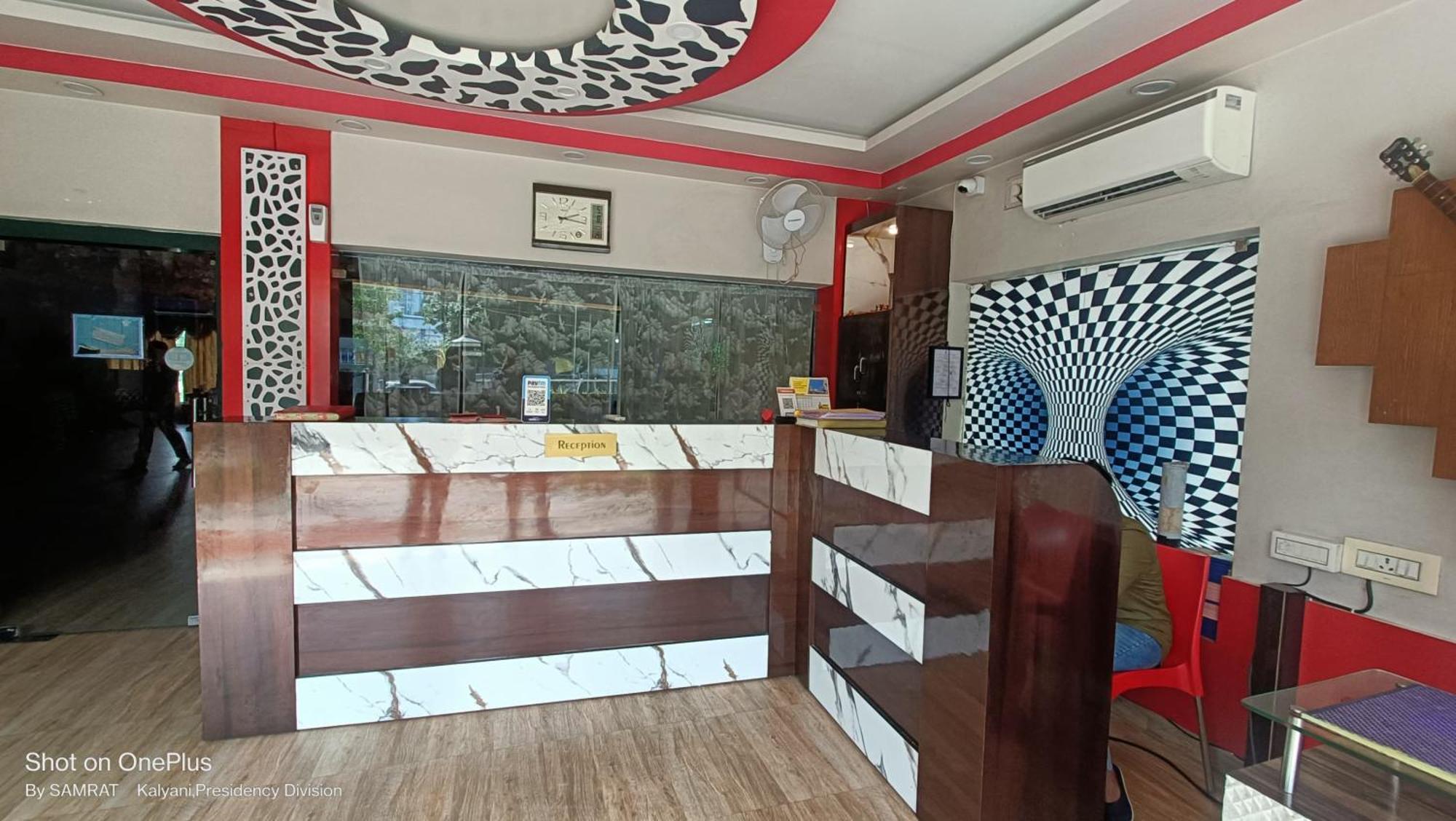 Trisplanet Hotel Kalyani ภายนอก รูปภาพ