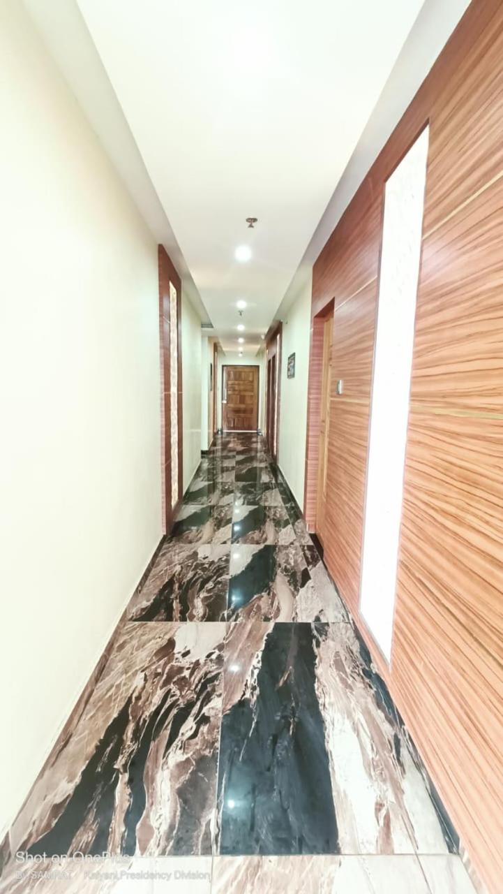 Trisplanet Hotel Kalyani ภายนอก รูปภาพ