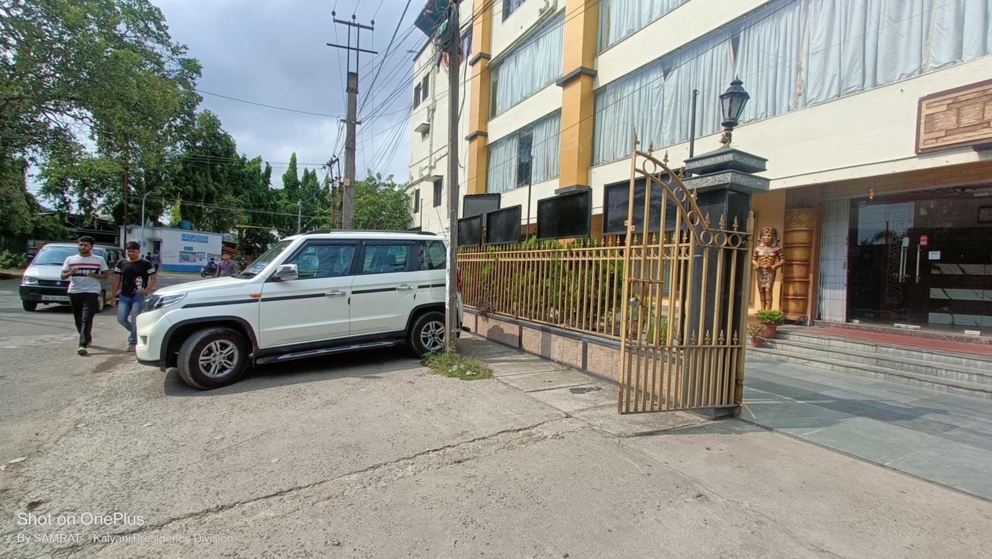 Trisplanet Hotel Kalyani ภายนอก รูปภาพ
