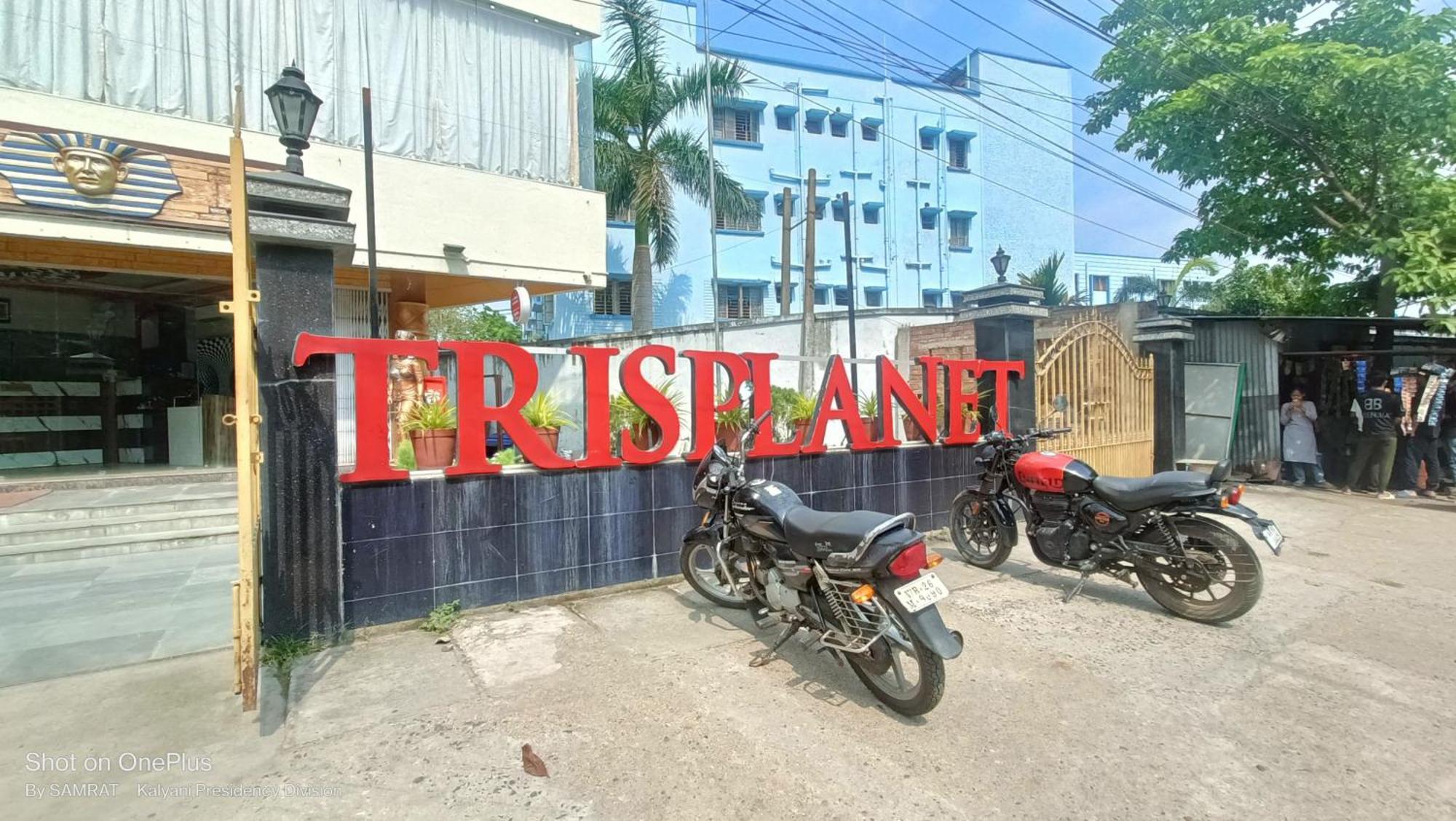 Trisplanet Hotel Kalyani ภายนอก รูปภาพ